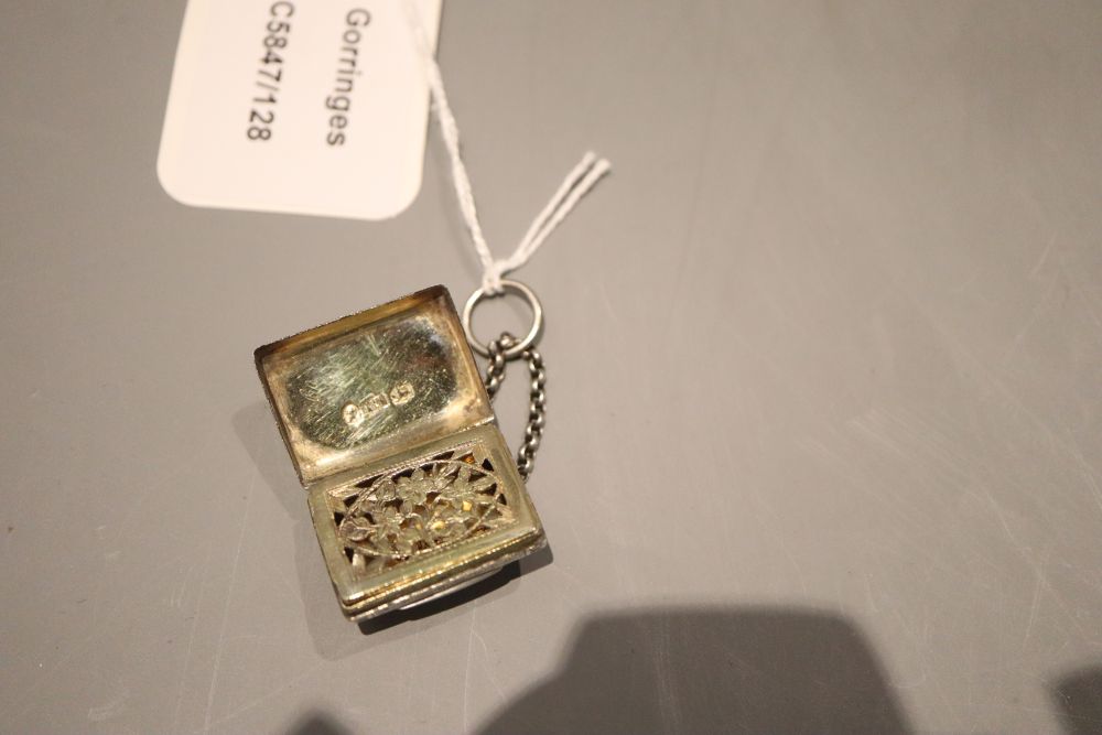 A George III engraved silver vinaigrette, modelled as a satchel, John Shaw, Birmingham, 1816, 27mm